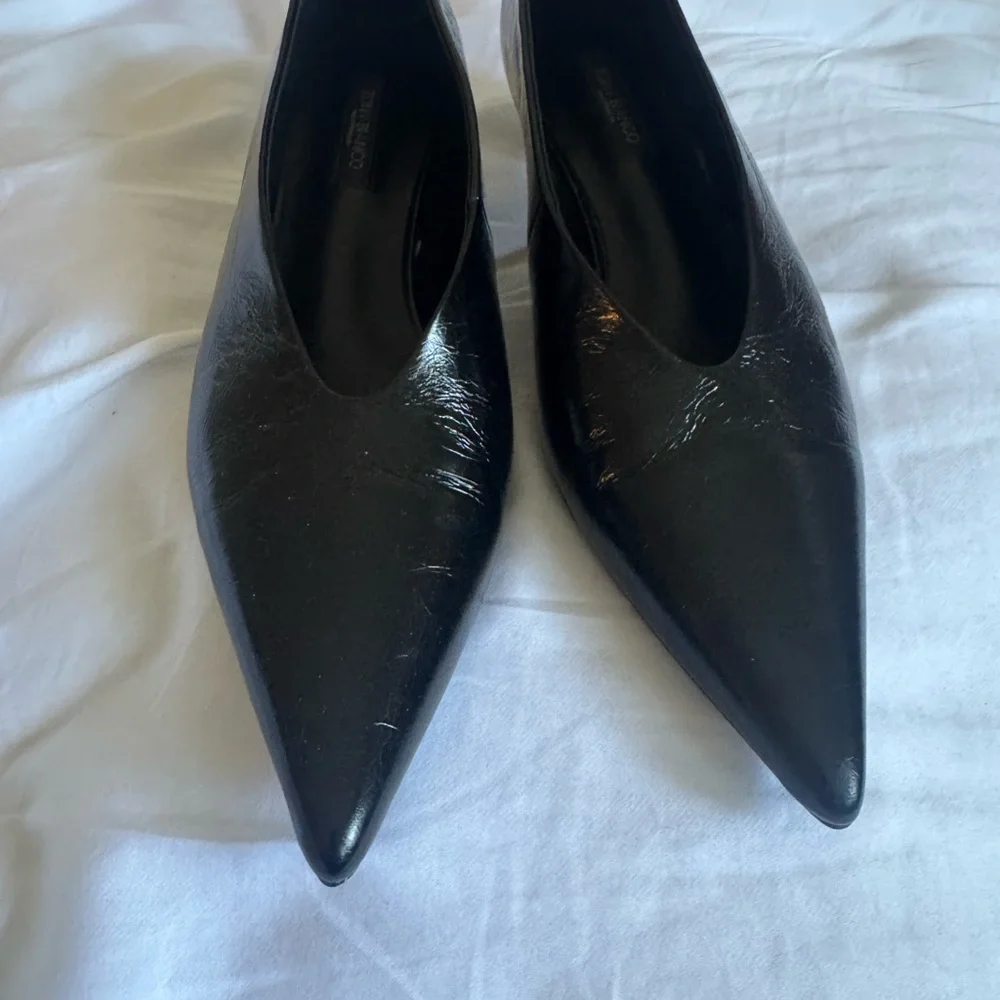 Tony Bianco Black Pointed Toe Leather Heels